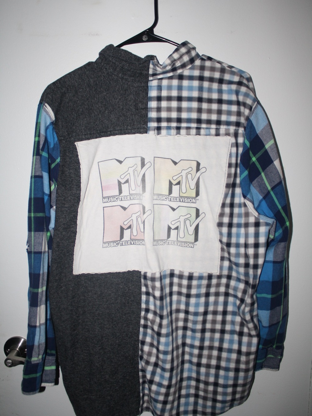 MTV Logo Repeat Tee - Pastel Rainbow Logos on White